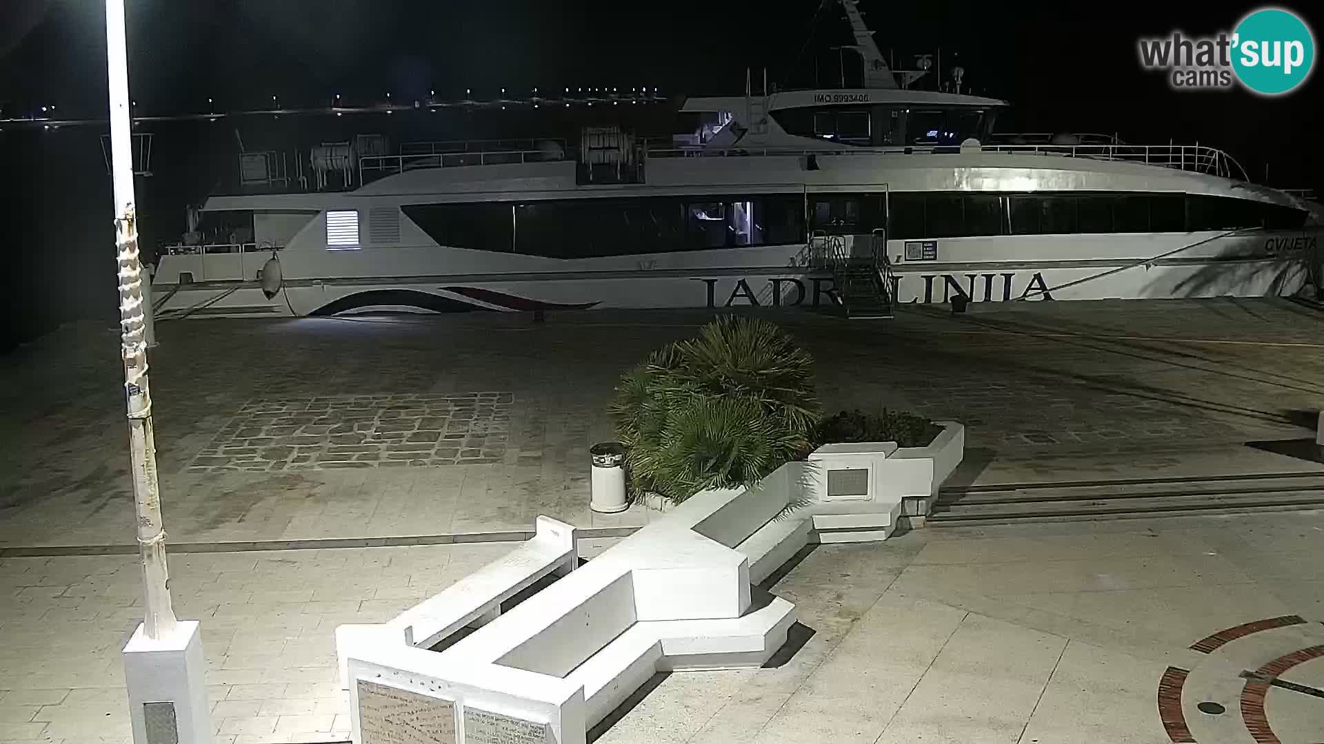 Web kamera Novalja promenada