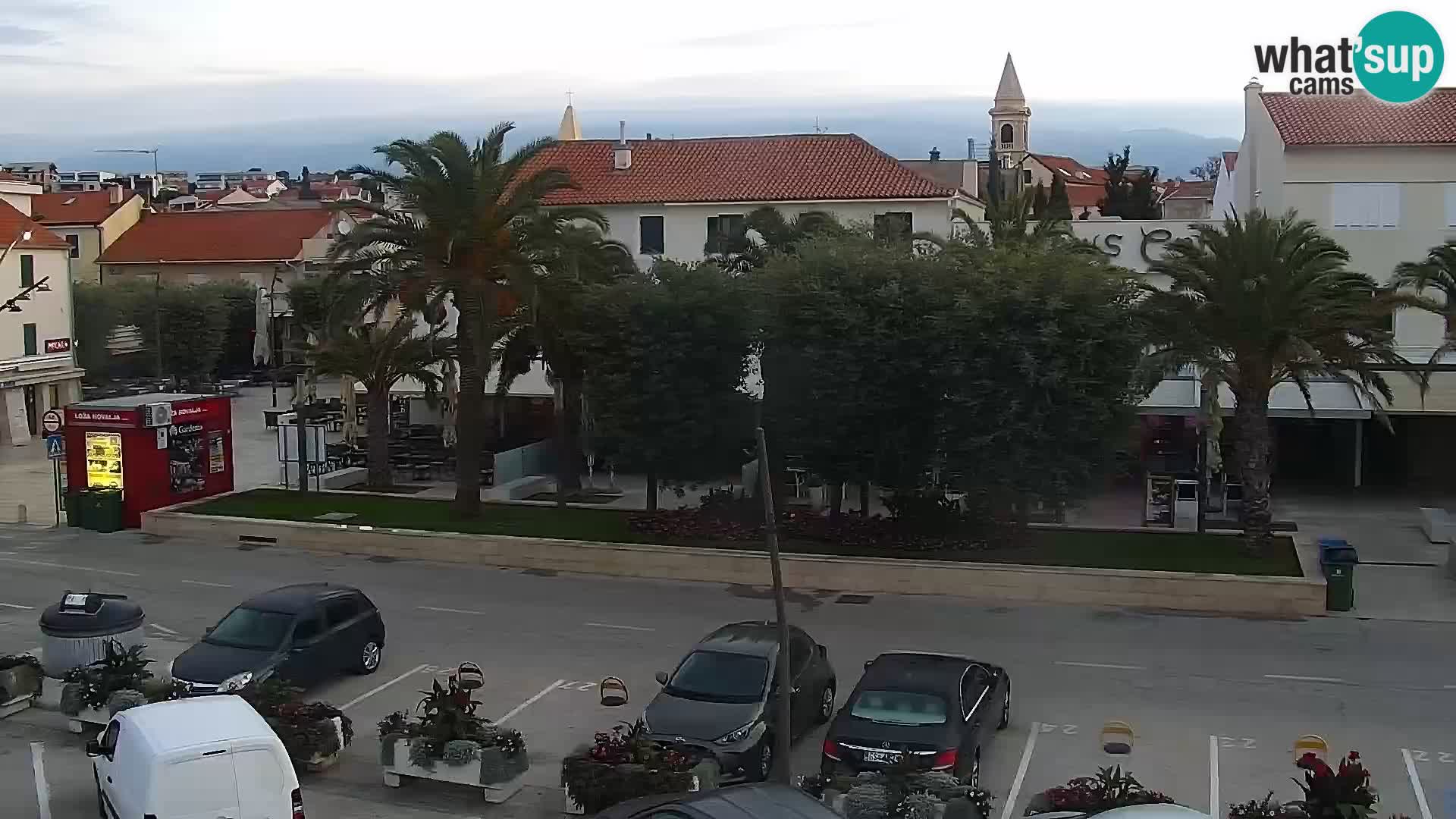 Web kamera Novalja promenada
