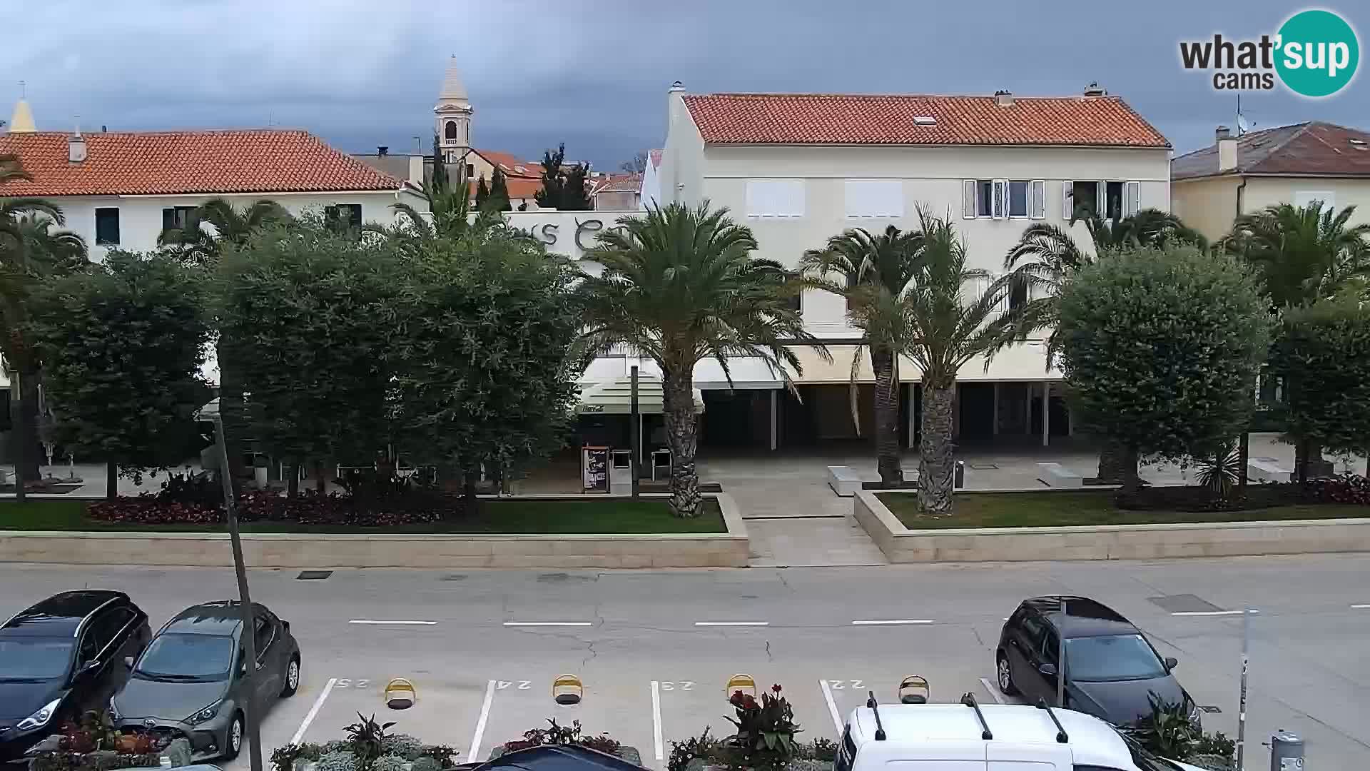 Novalja spletna kamera promenada