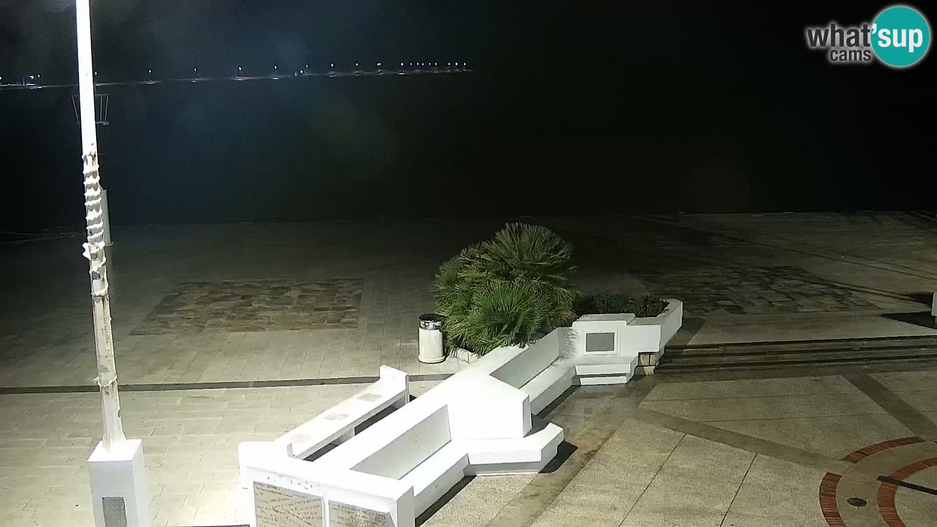 Webcam Novalja seaside promenade