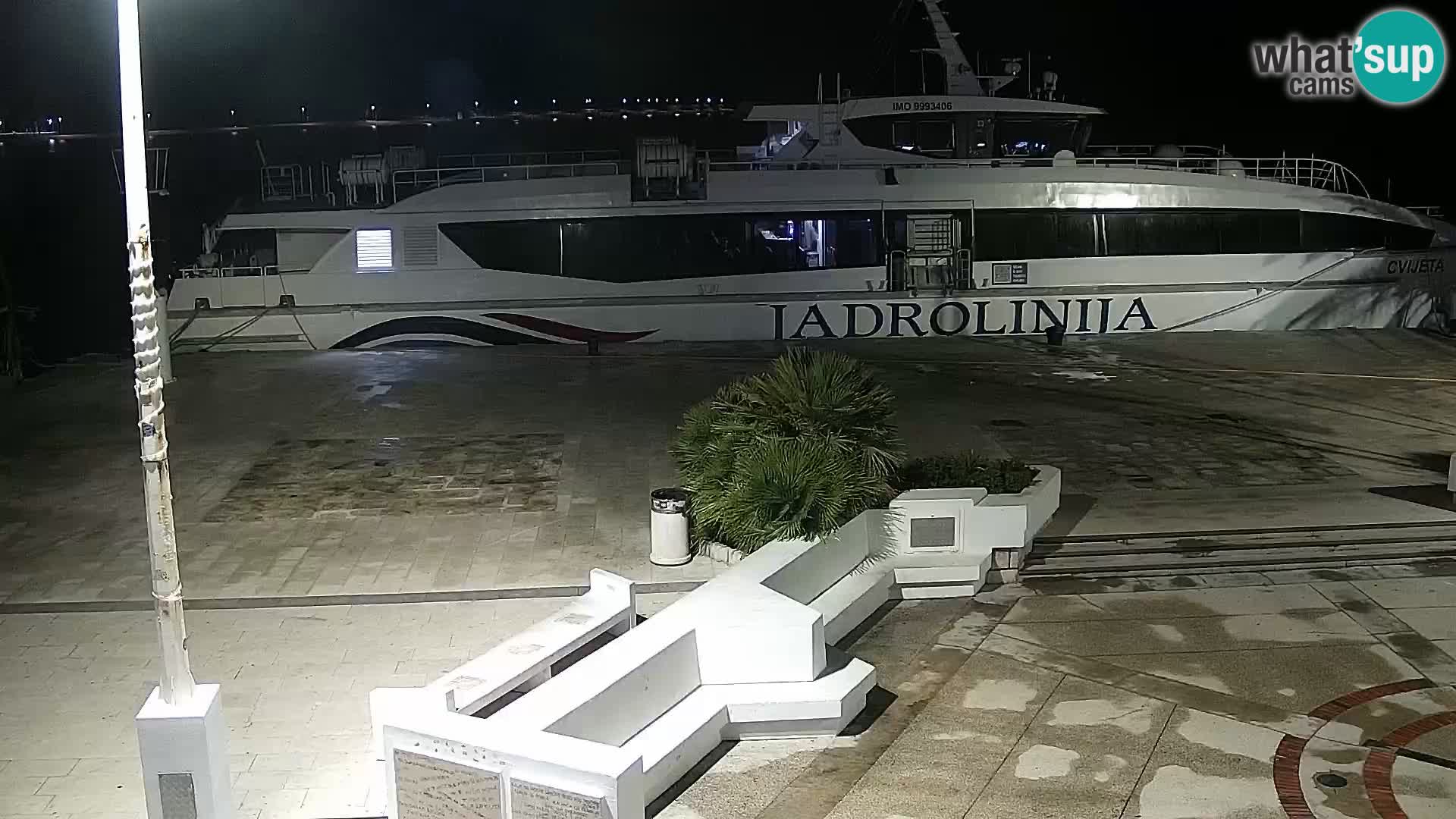Web kamera Novalja promenada