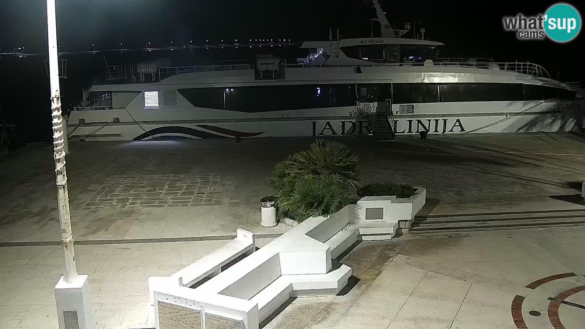 Novalja spletna kamera promenada