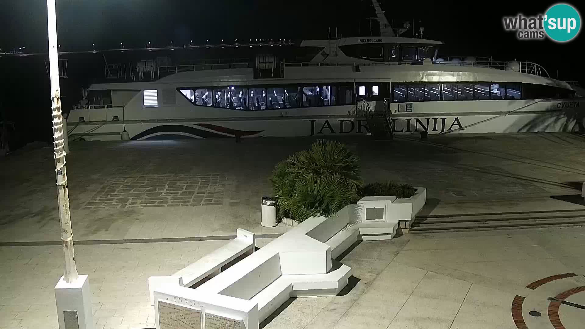 Web kamera Novalja promenada