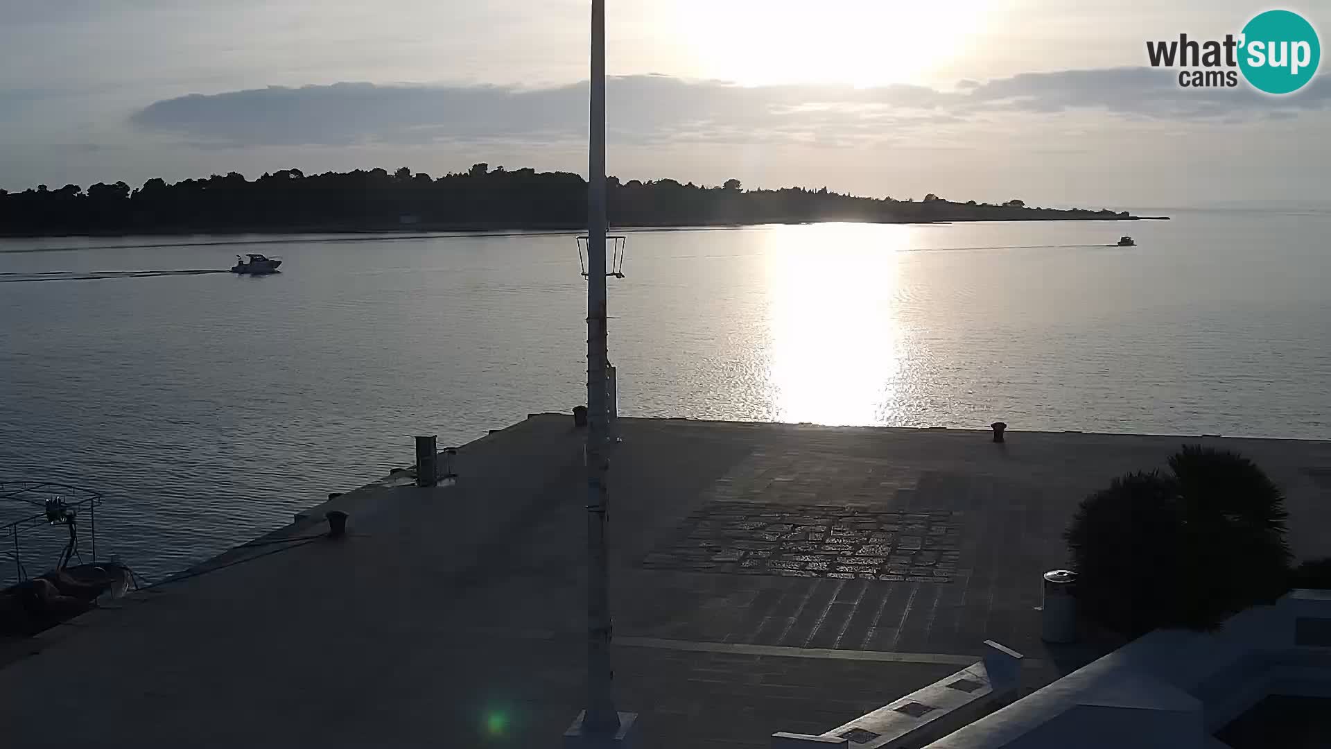 Web kamera Novalja promenada