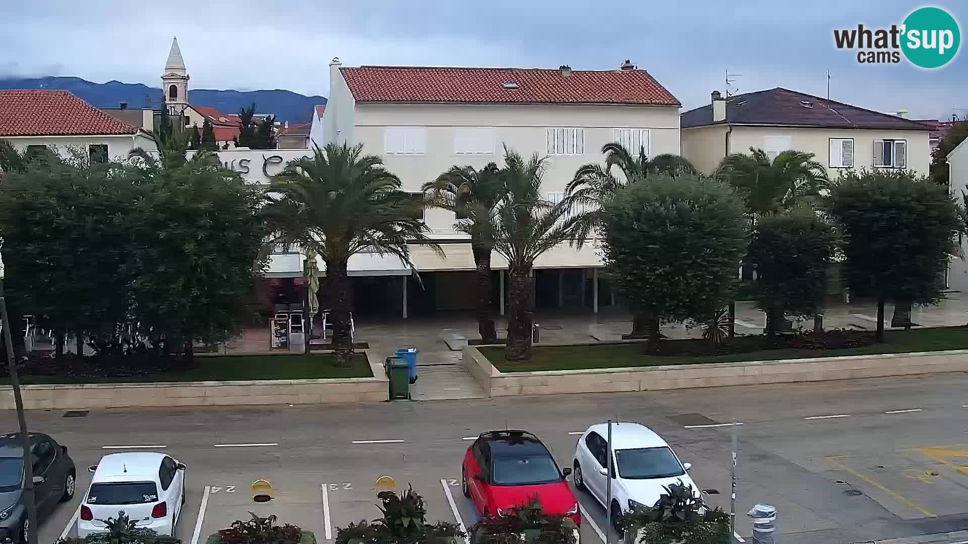 Web kamera Novalja promenada