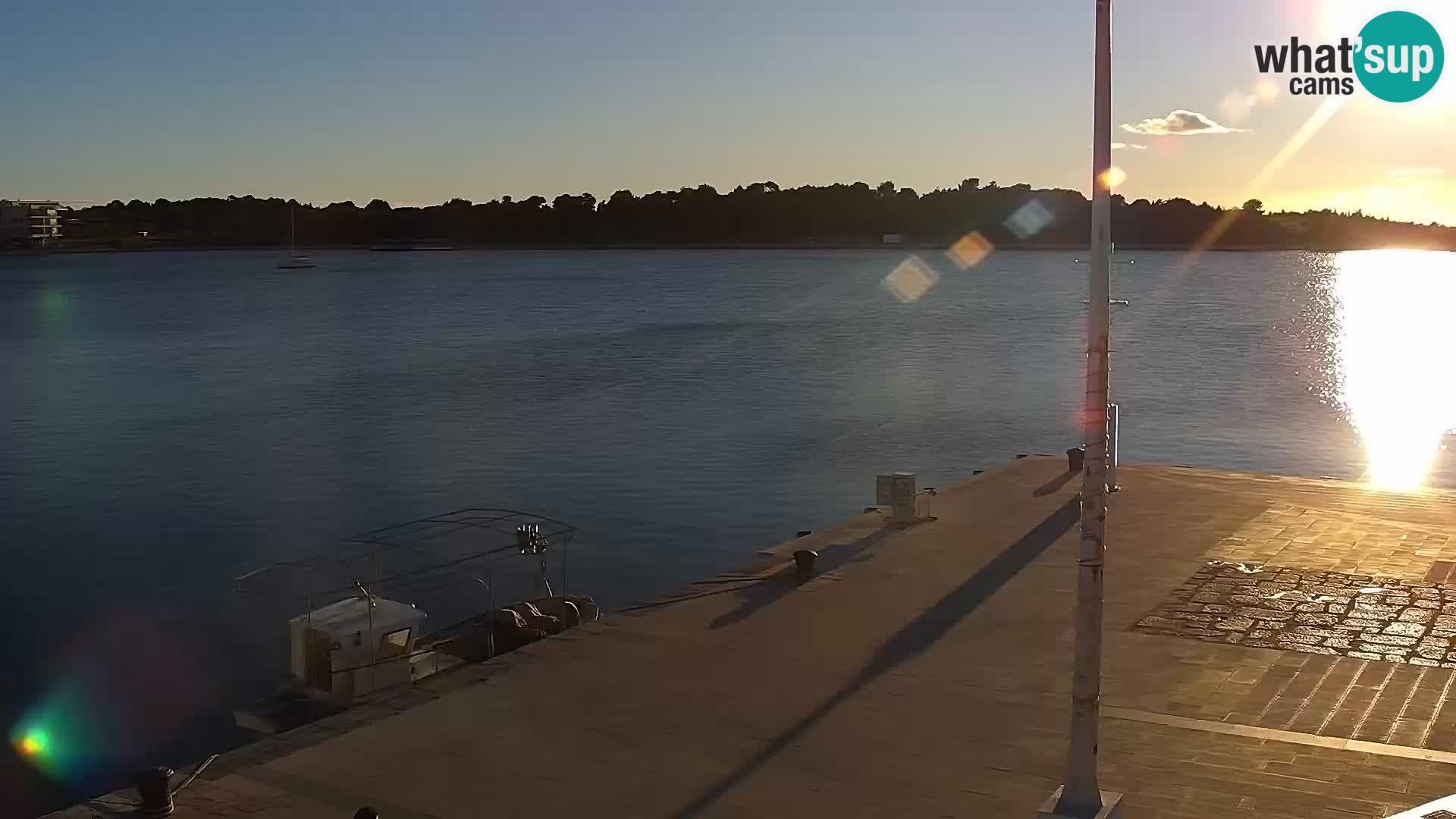 Web kamera Novalja promenada