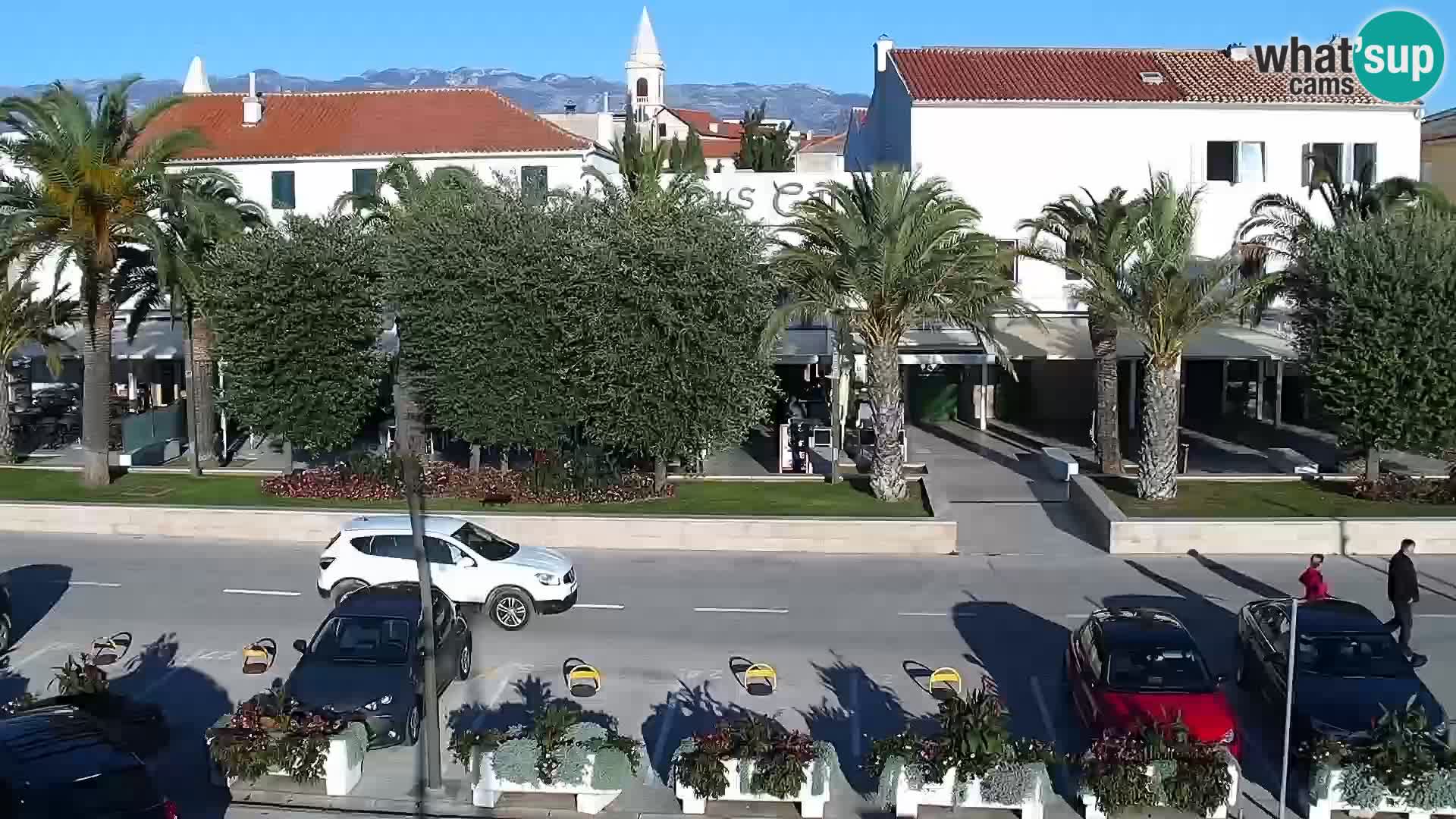 Web kamera Novalja promenada