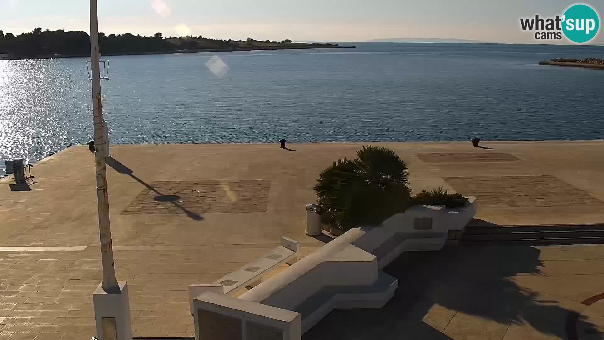 Web kamera Novalja promenada