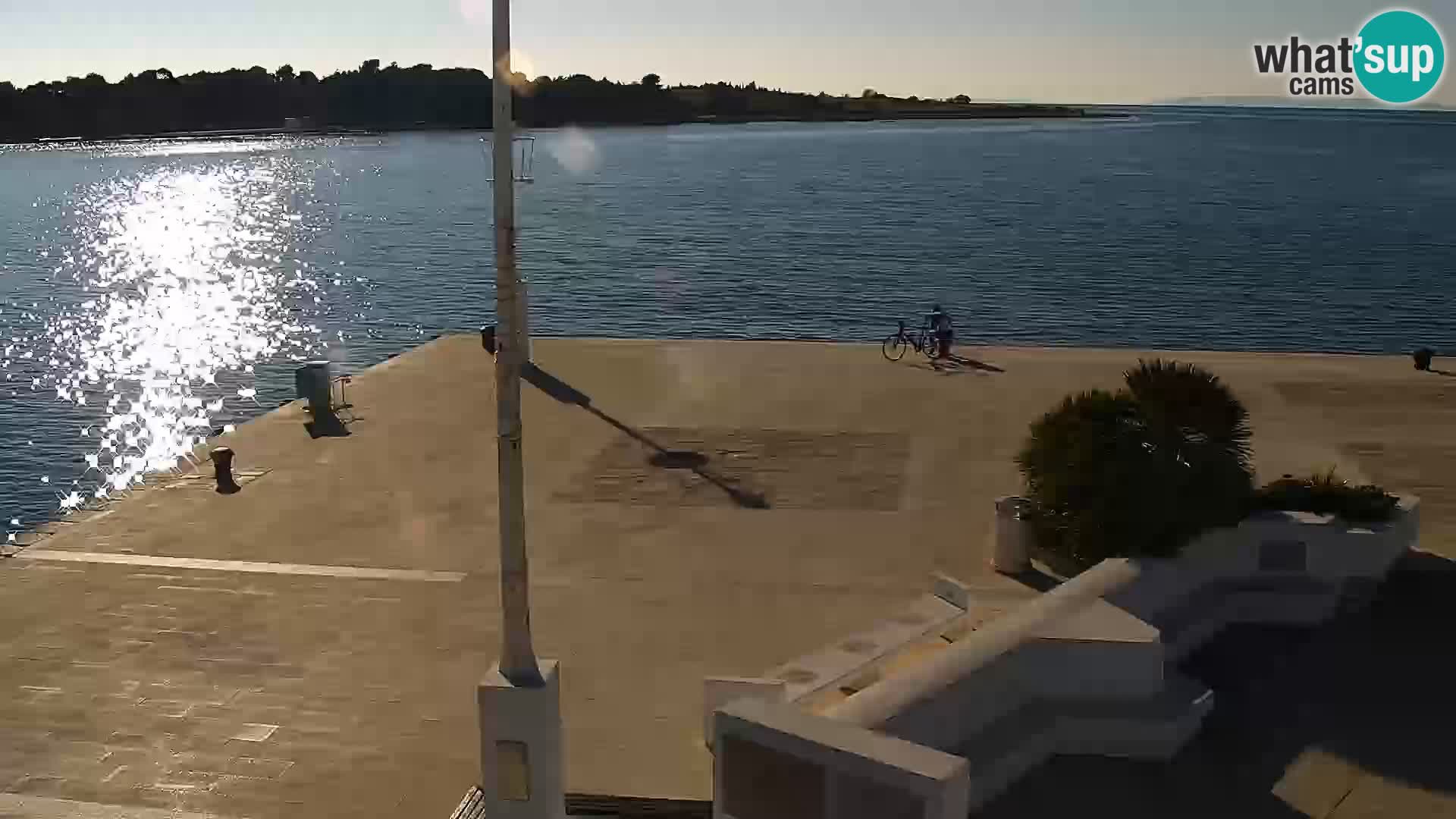 Web kamera Novalja promenada