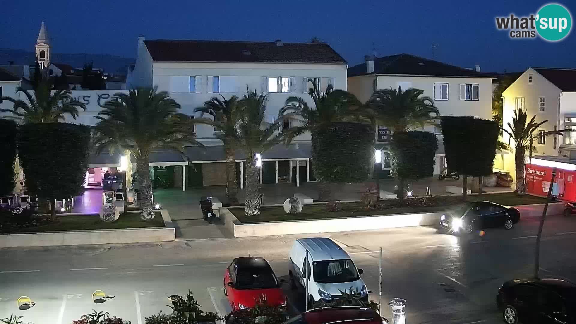 Novalja spletna kamera promenada