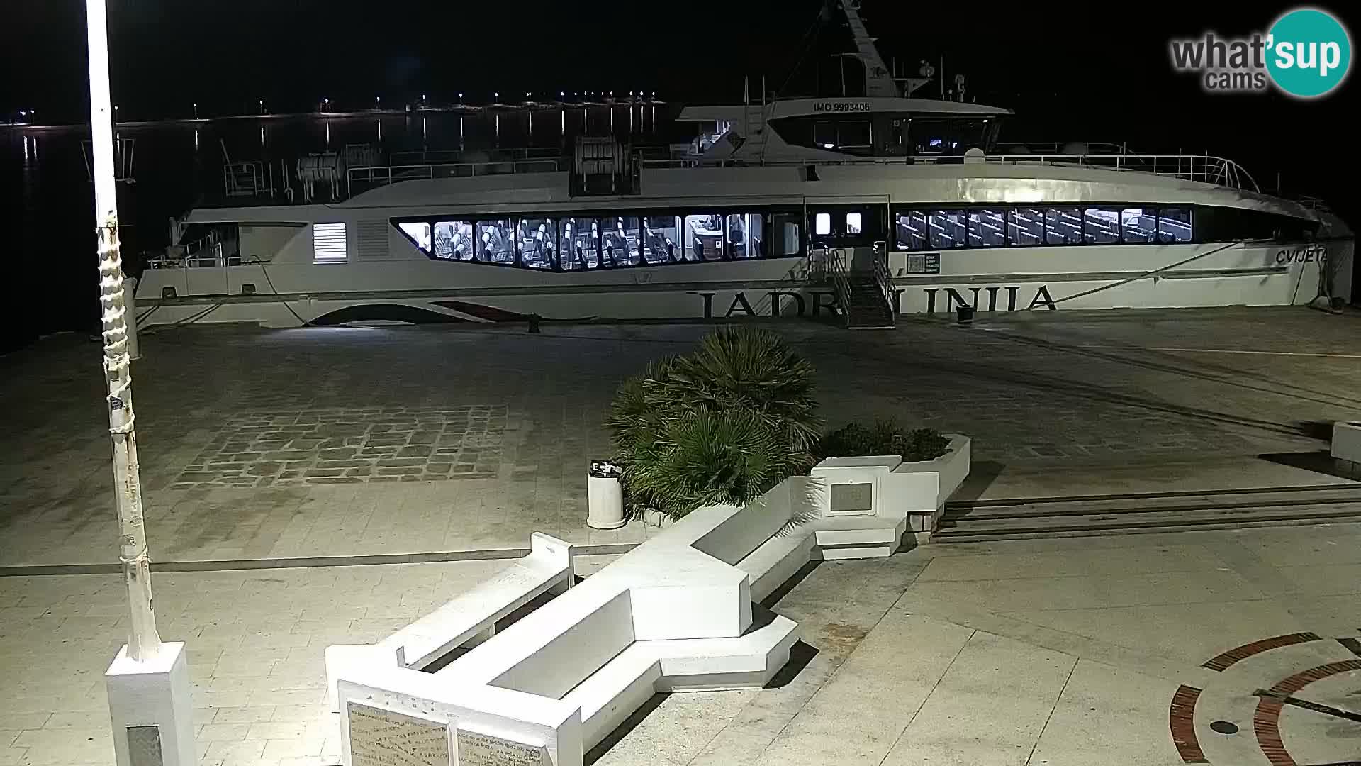 Web kamera Novalja promenada