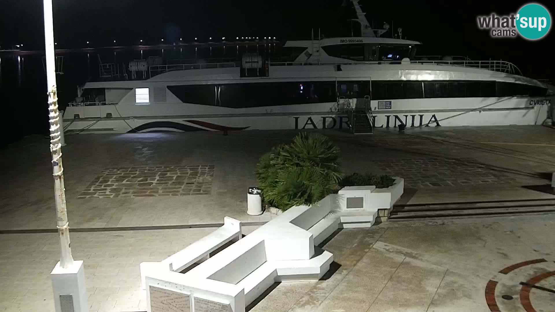 Novalja spletna kamera promenada