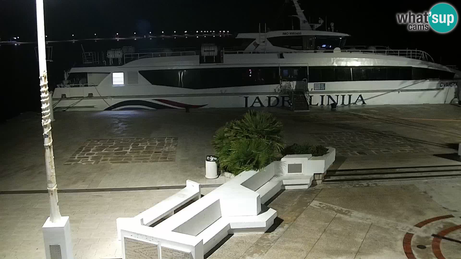 Web kamera Novalja promenada