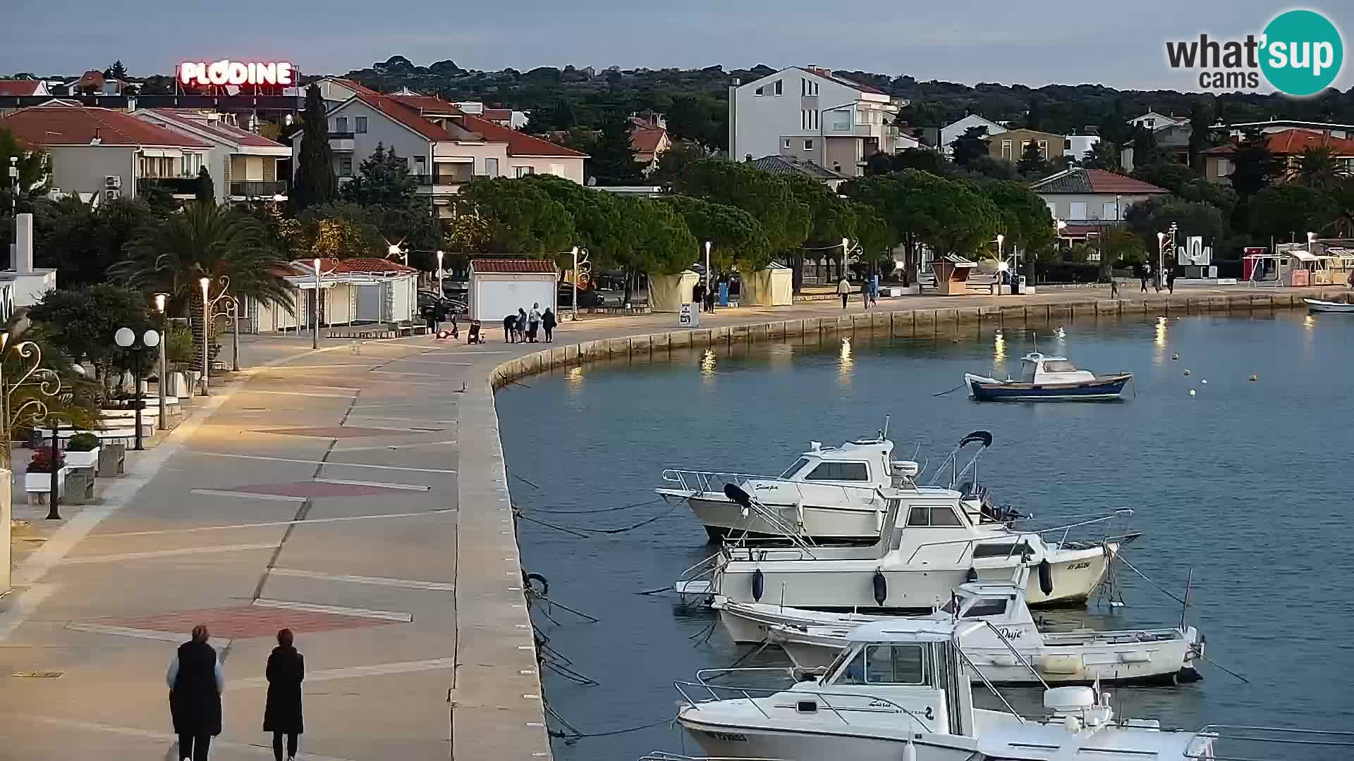 Webcam Novalja seaside promenade