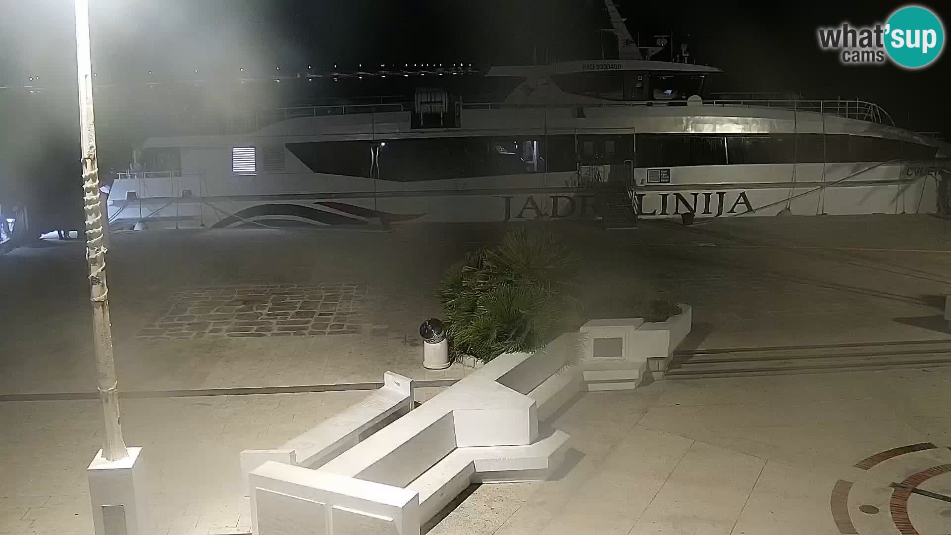 Web kamera Novalja promenada