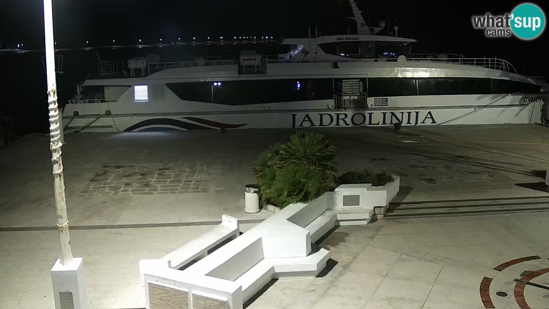 Novalja spletna kamera promenada