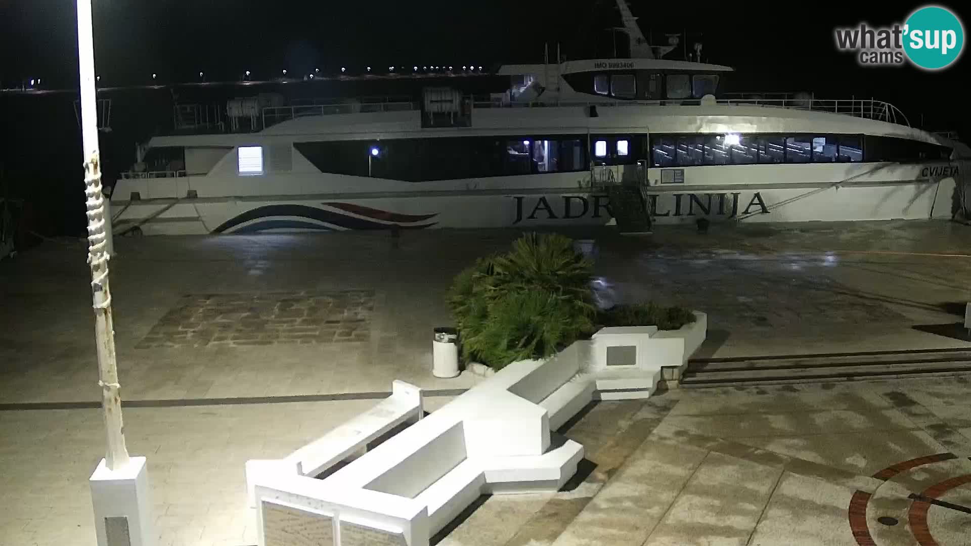 Web kamera Novalja promenada