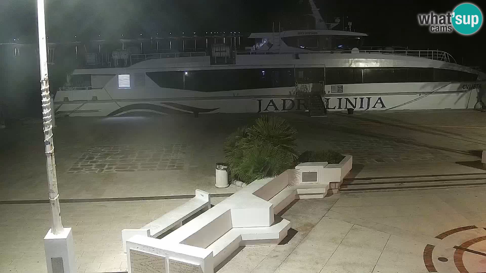 Novalja spletna kamera promenada