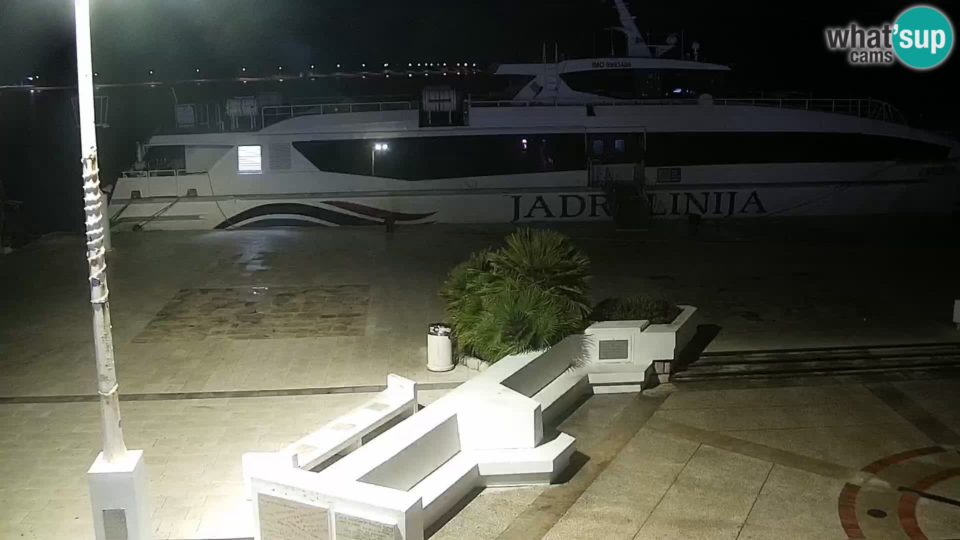 Web kamera Novalja promenada