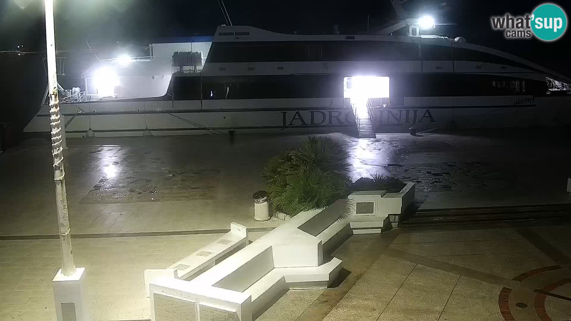 Webcam Novalja seaside promenade