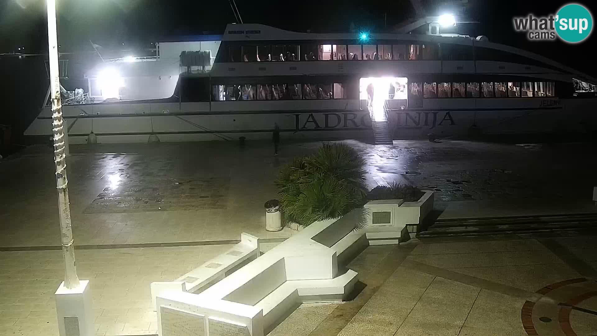 Webcam Novalja seaside promenade