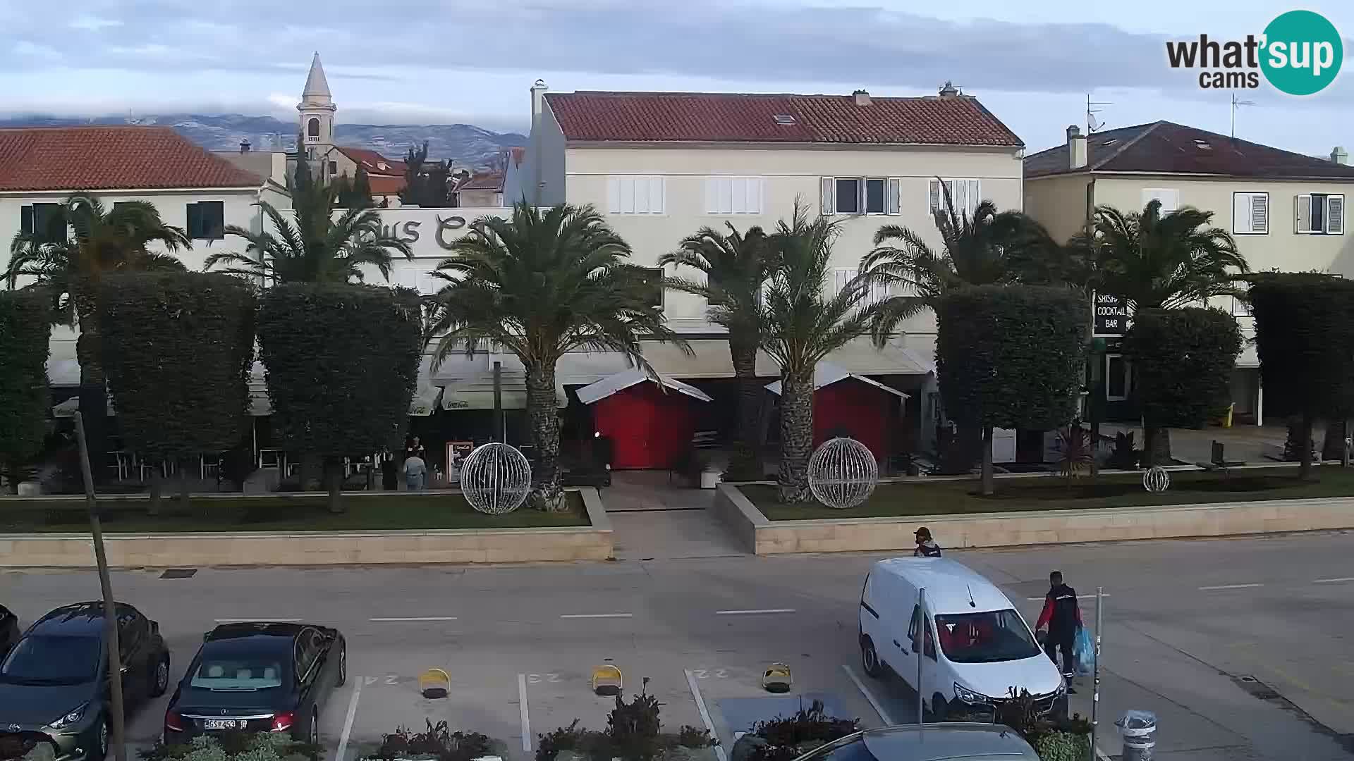 Web kamera Novalja promenada