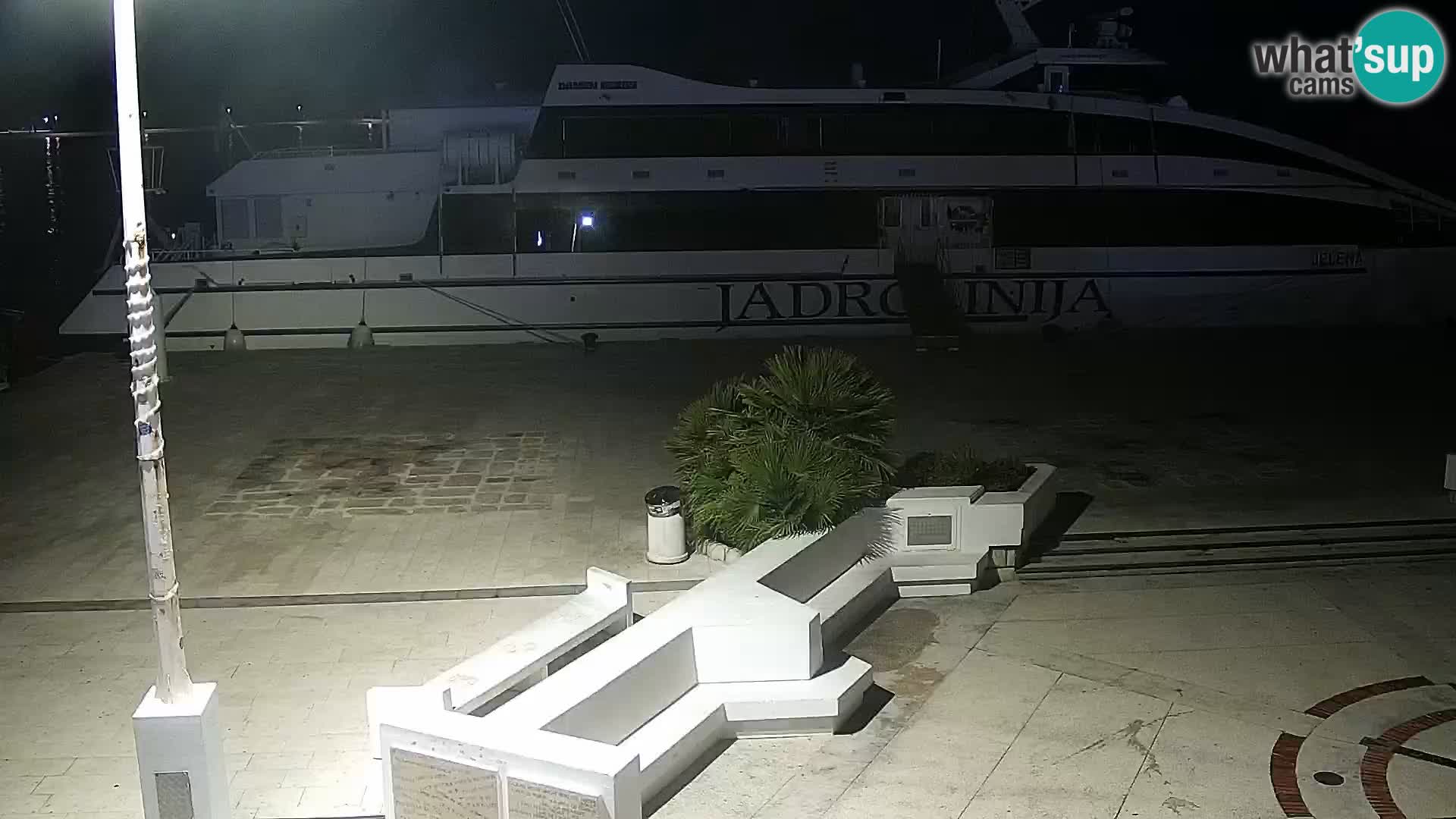 Novalja spletna kamera promenada