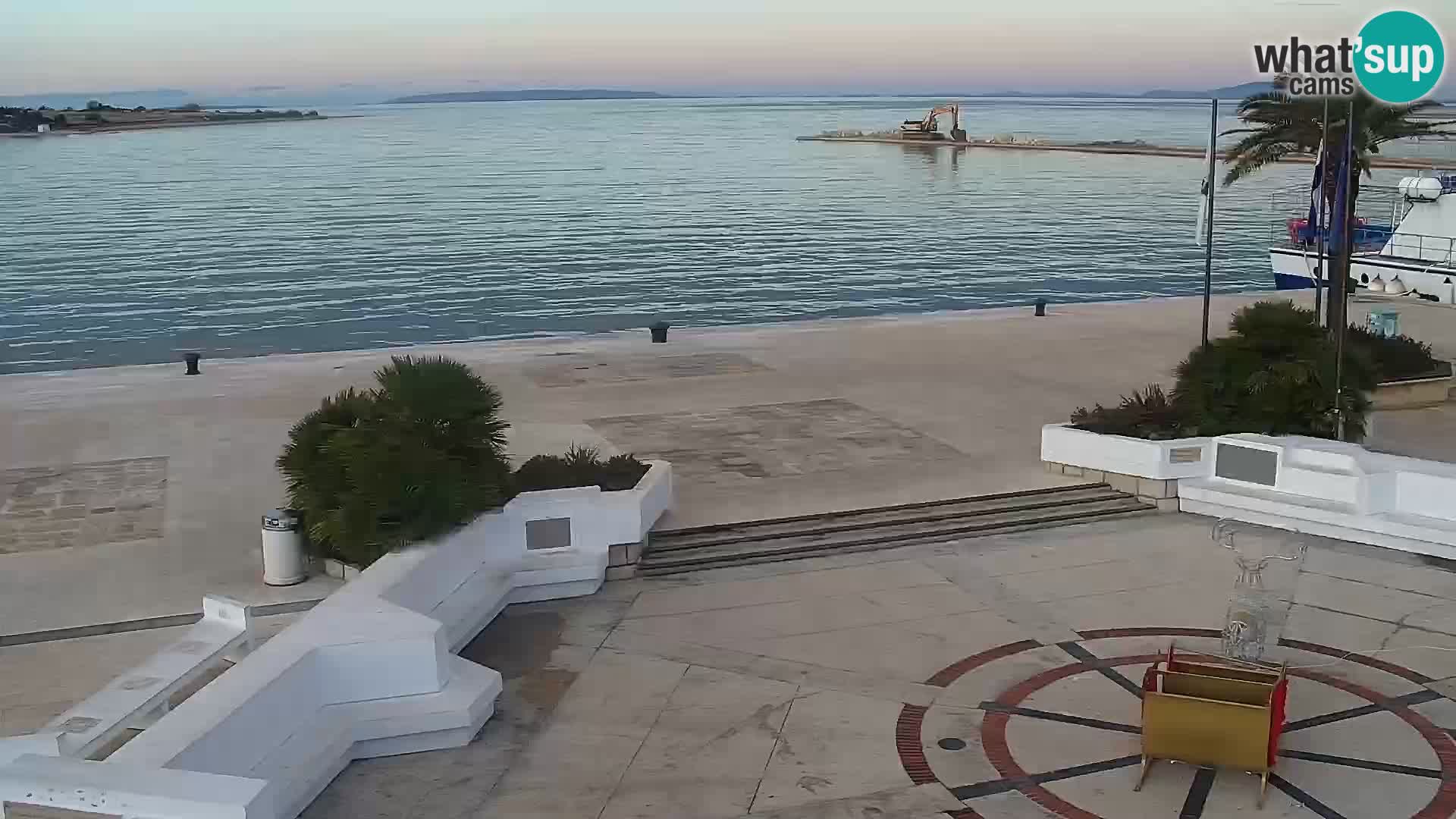 Novalja spletna kamera promenada