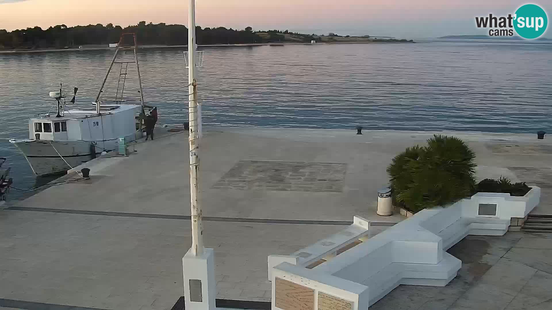 Webcam Novalja seaside promenade