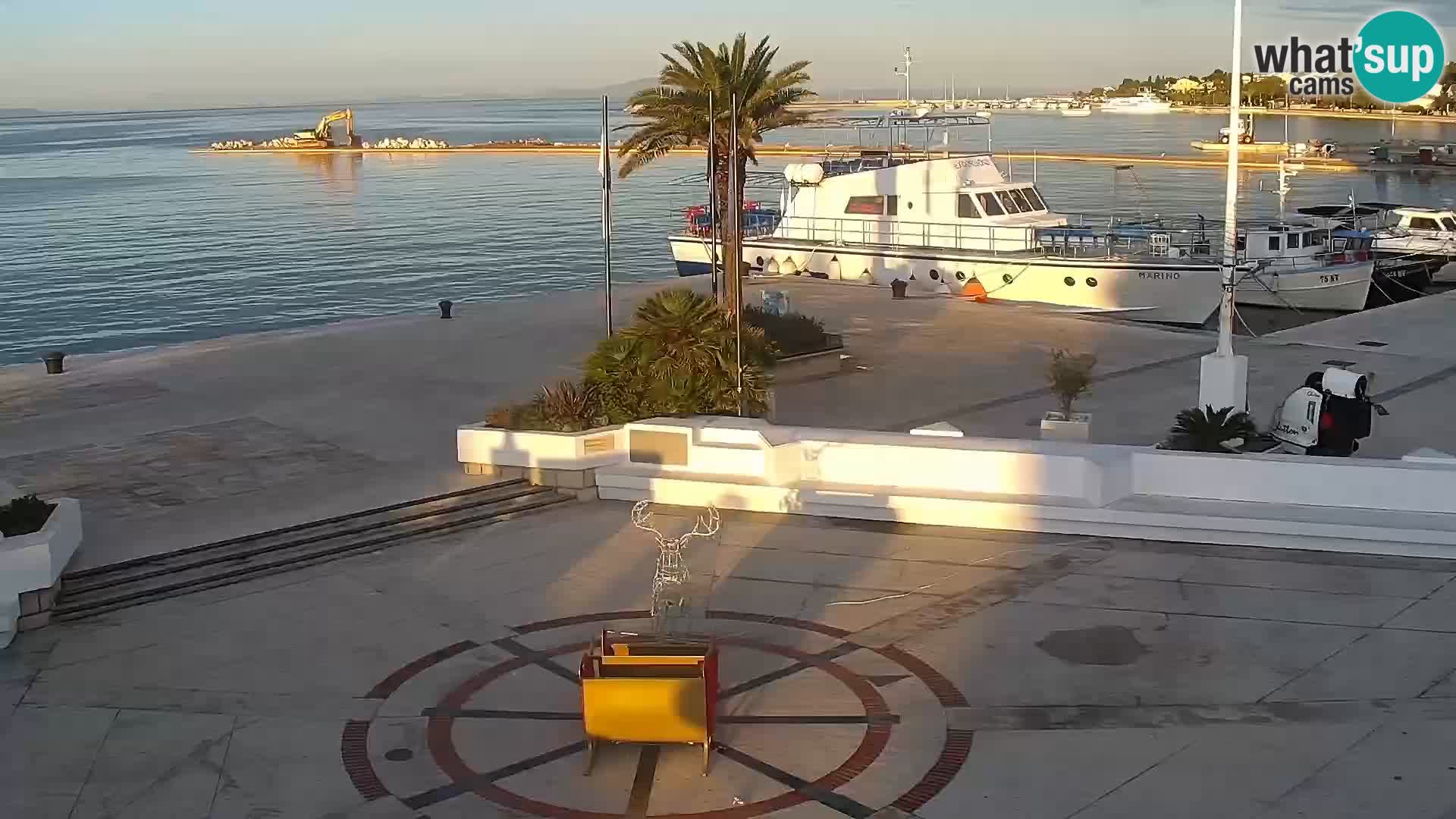 Web kamera Novalja promenada