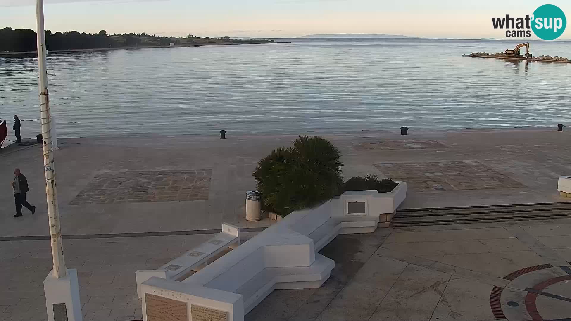 Webcam Novalja seaside promenade