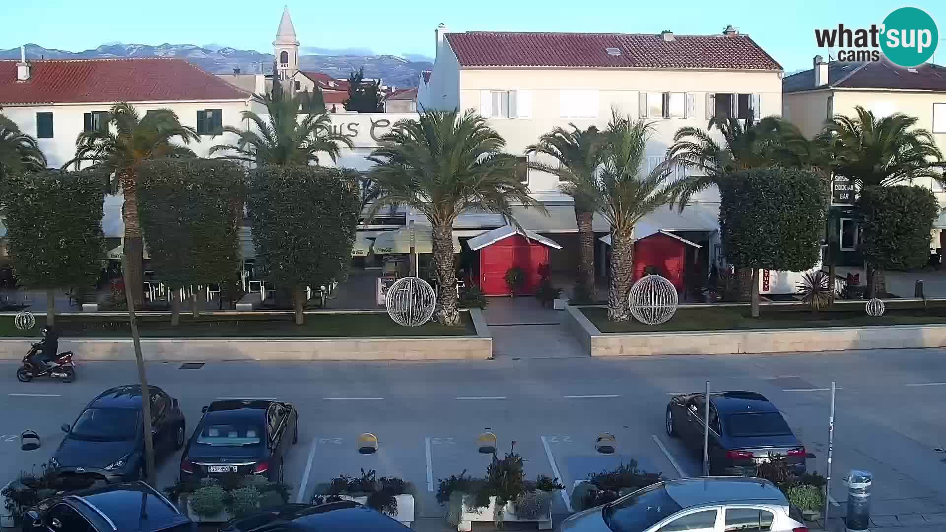 Novalja spletna kamera promenada