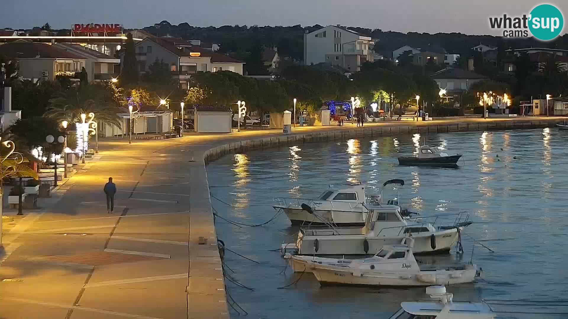 Web kamera Novalja promenada