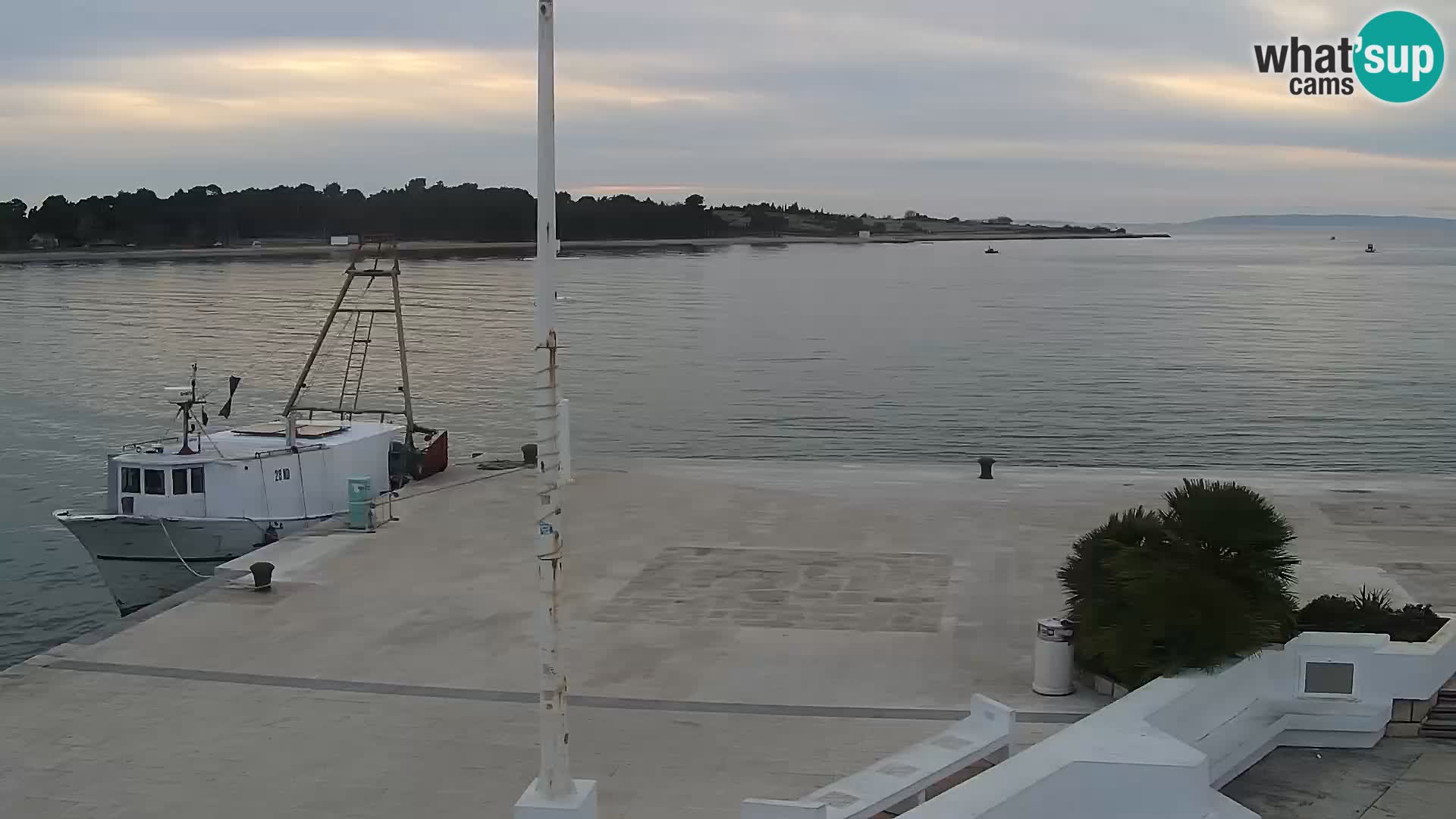 Web kamera Novalja promenada