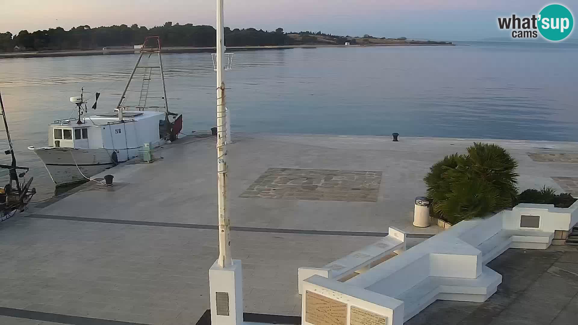 Webcam Novalja seaside promenade