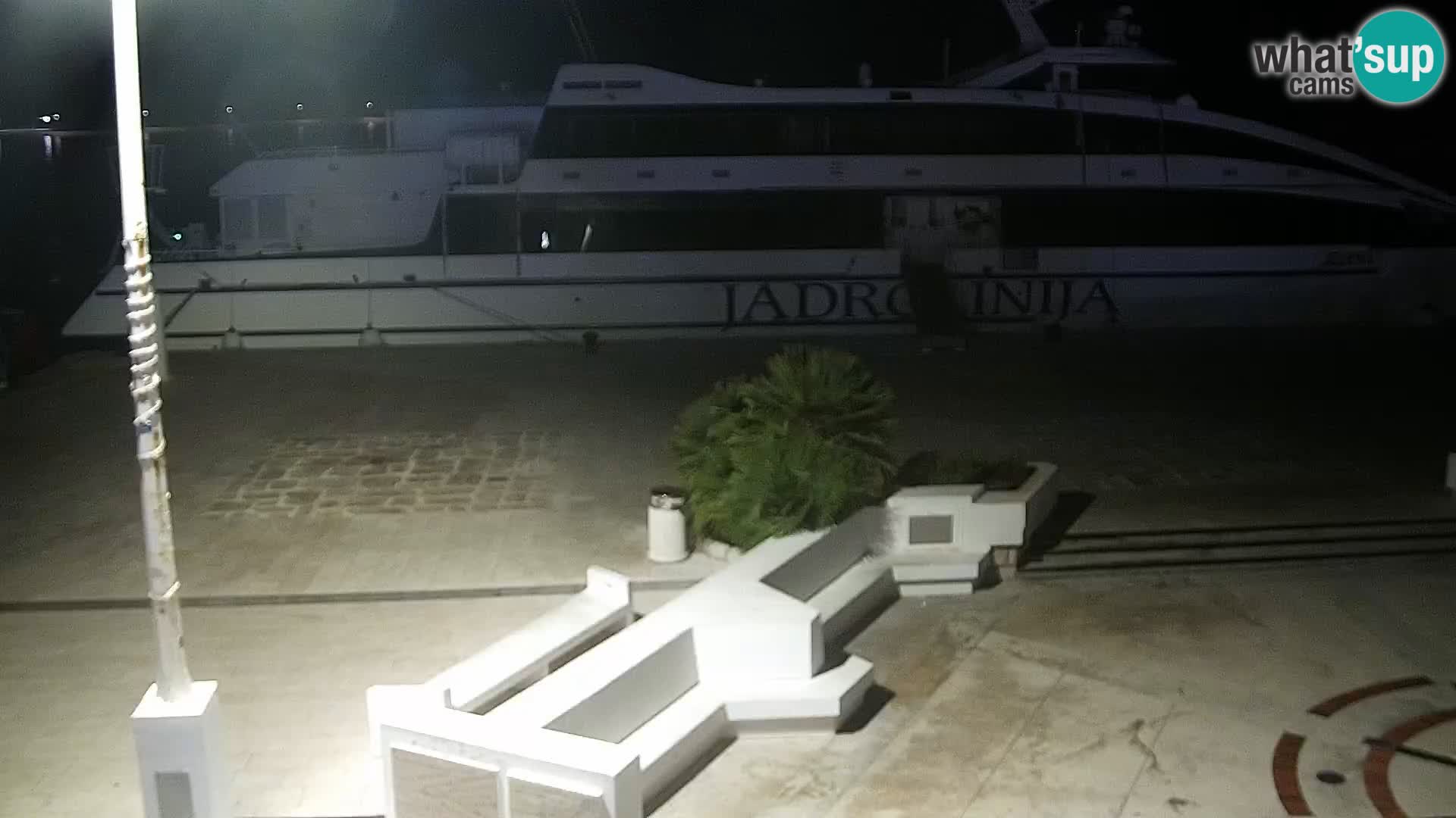 Web kamera Novalja promenada