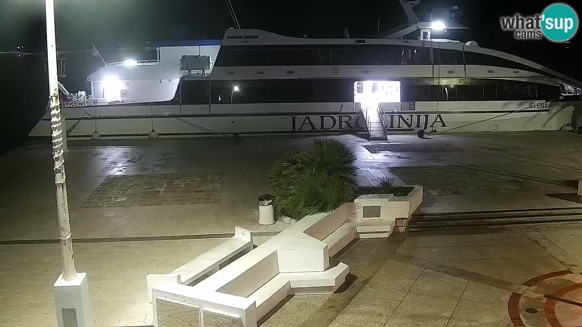 Novalja spletna kamera promenada