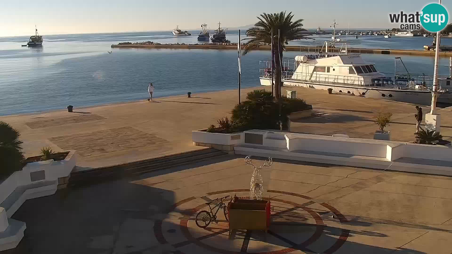 Novalja spletna kamera promenada