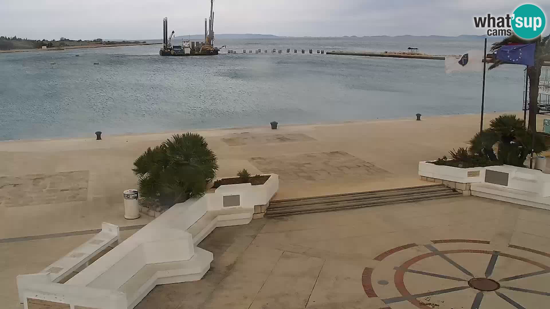 Webcam Novalja seaside promenade