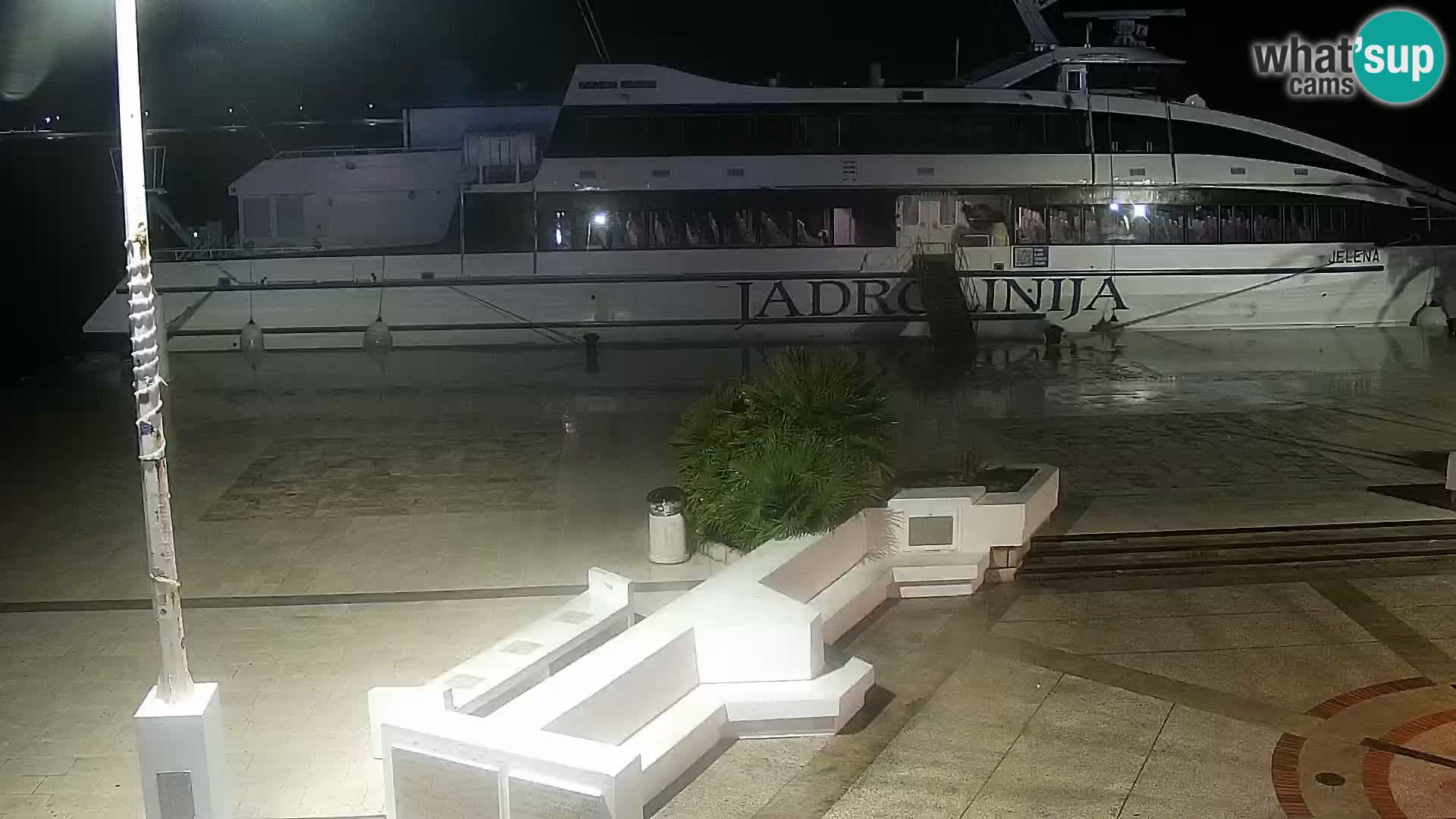 Novalja spletna kamera promenada