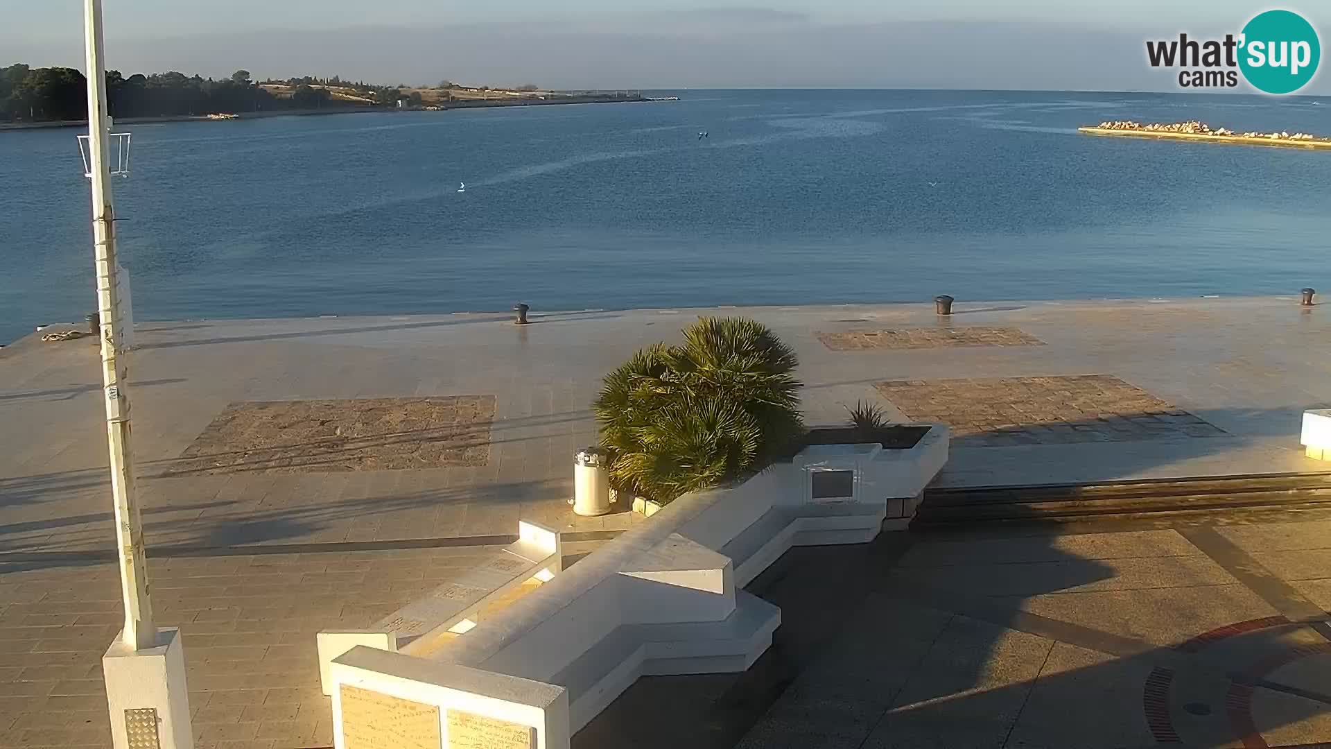 Webcam Novalja seaside promenade