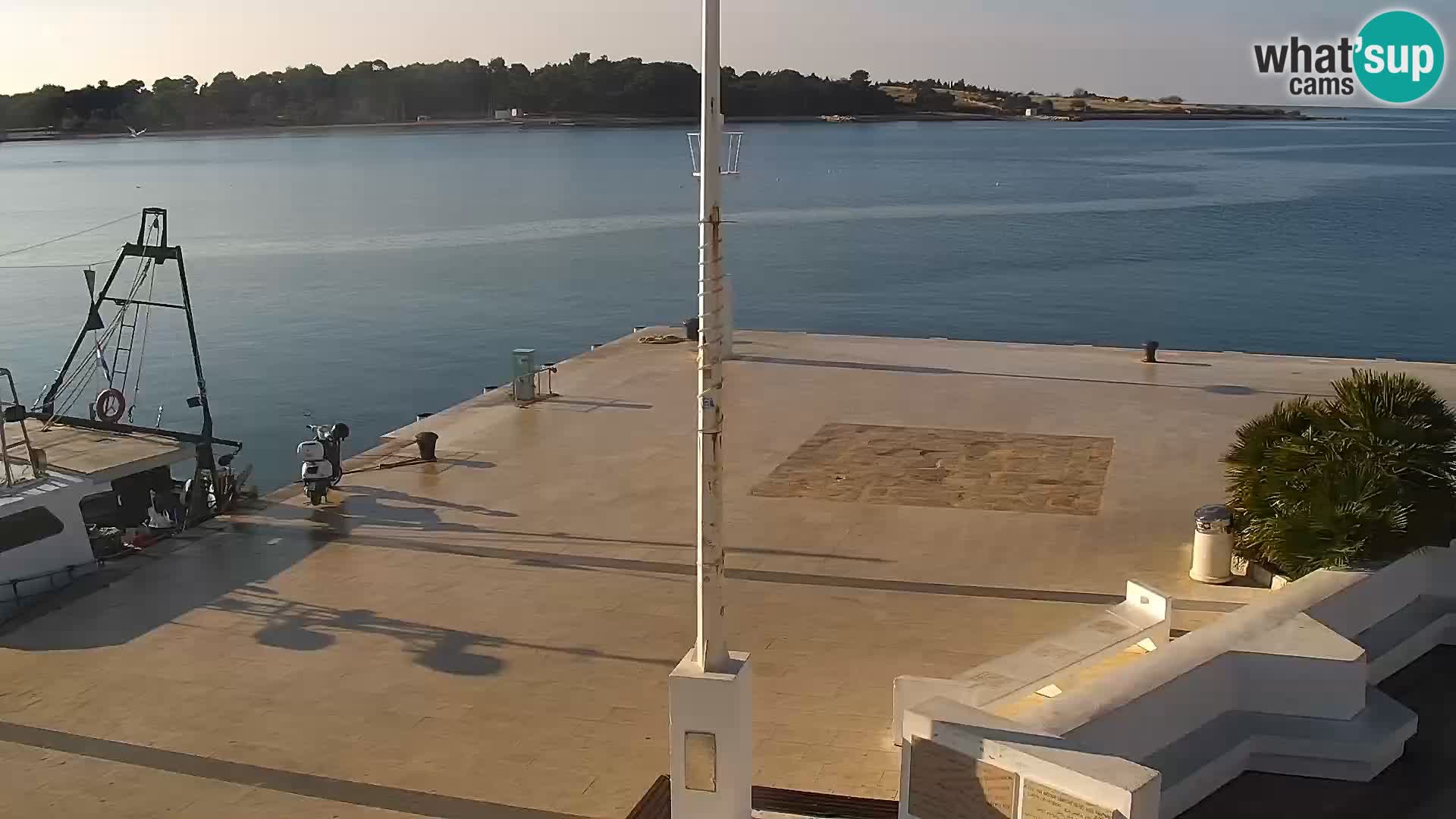 Novalja spletna kamera promenada