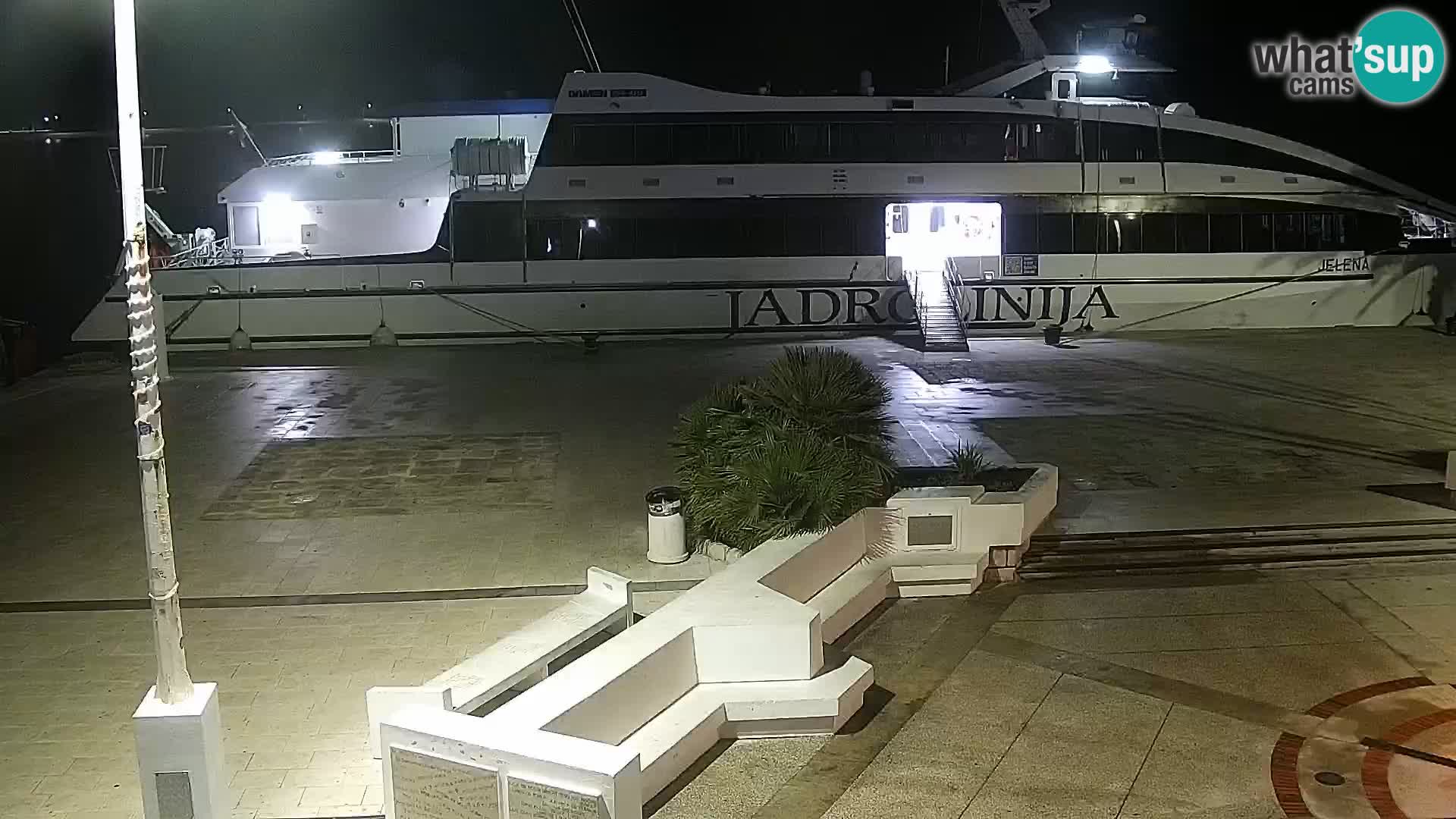 Novalja spletna kamera promenada