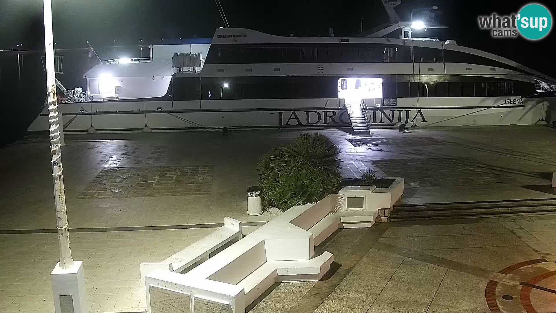 Novalja spletna kamera promenada