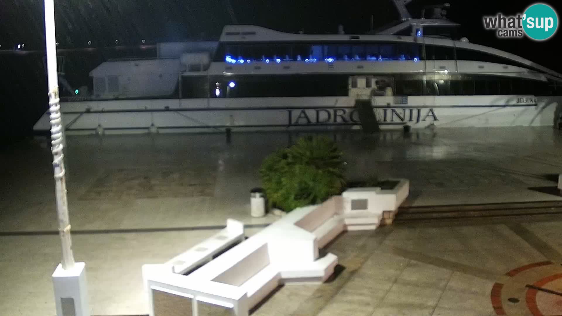 Webcam Novalja seaside promenade