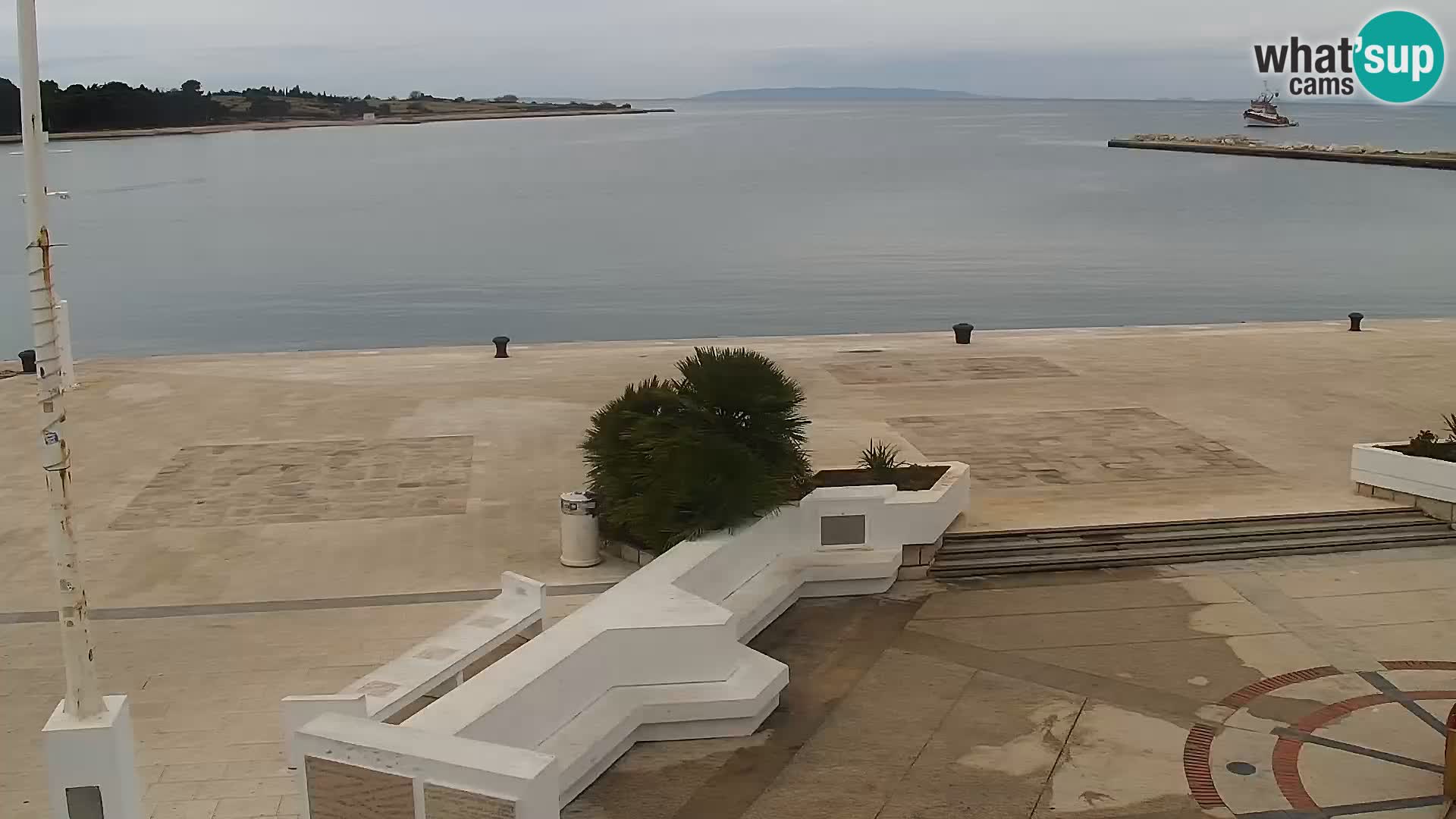 Novalja spletna kamera promenada