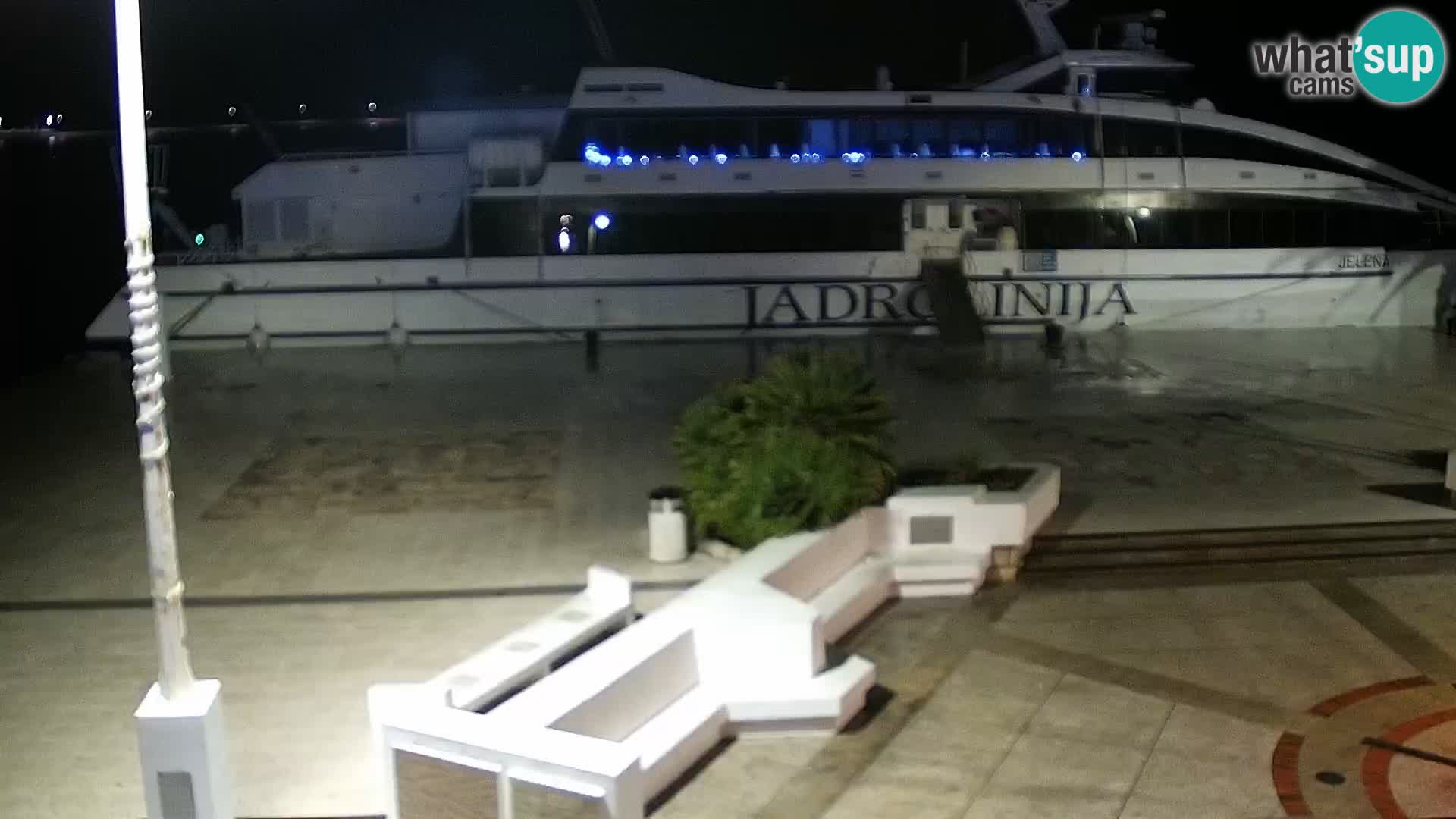 Webcam Novalja seaside promenade