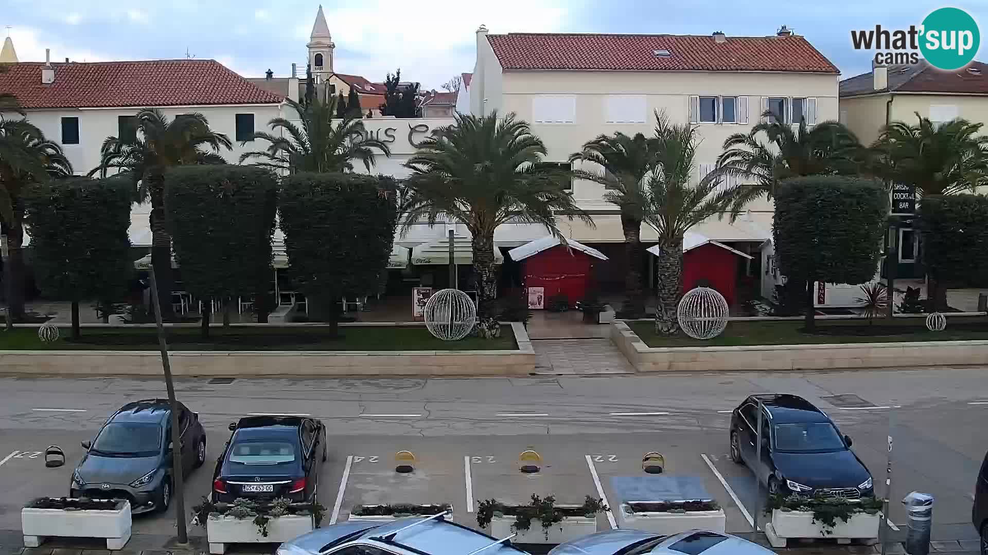 Web kamera Novalja promenada