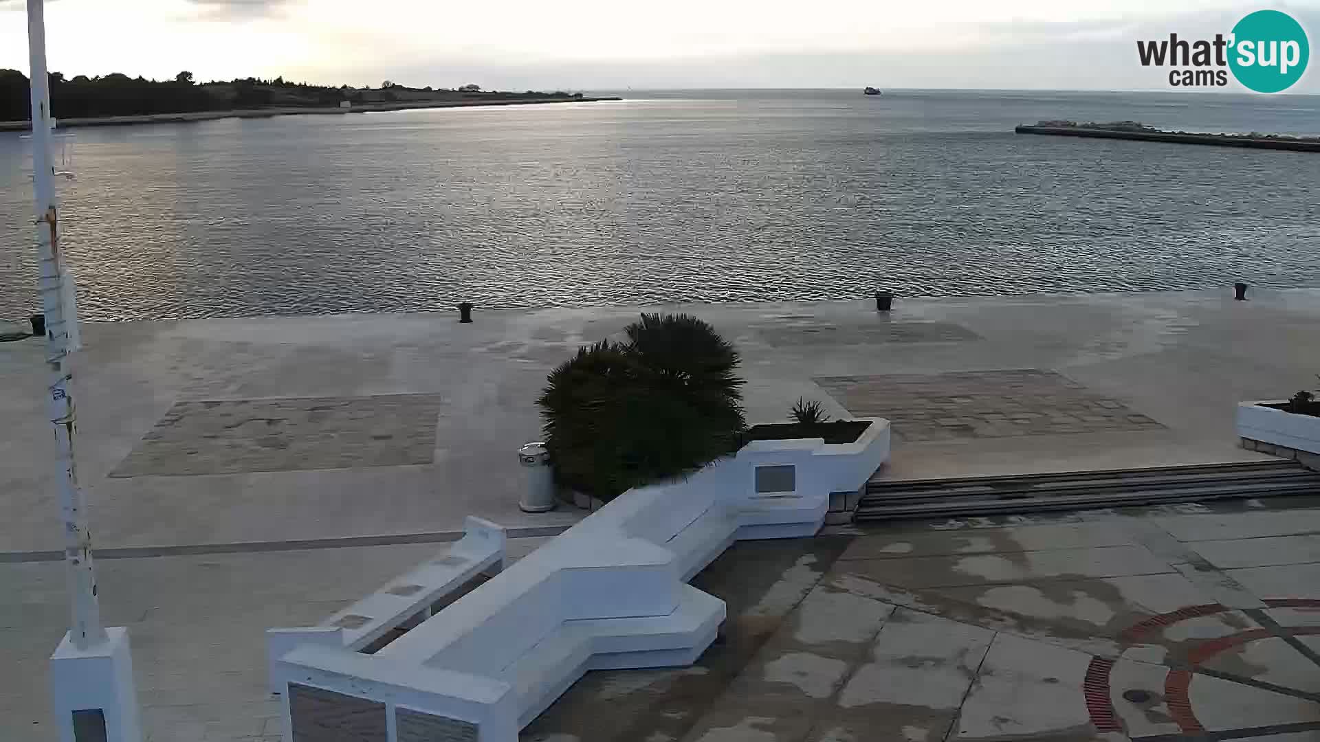 Webcam Novalja seaside promenade