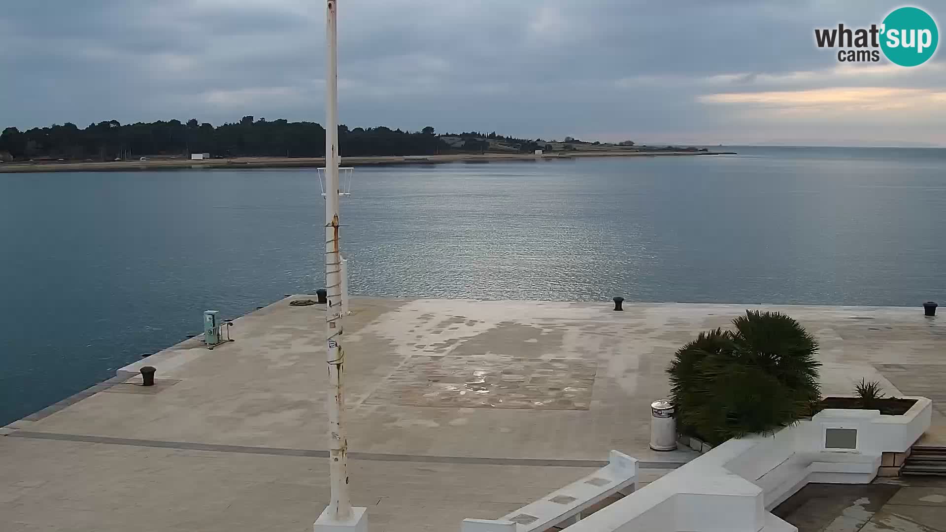 Webcam Novalja seaside promenade